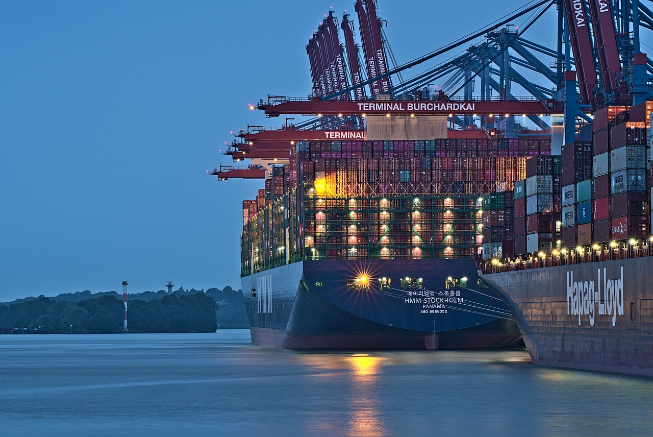 The Use of the HEMTT in Logistics Operations